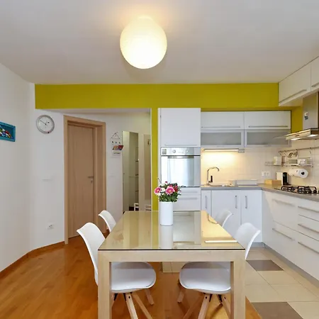 Apartman Bluebell With Private Parking