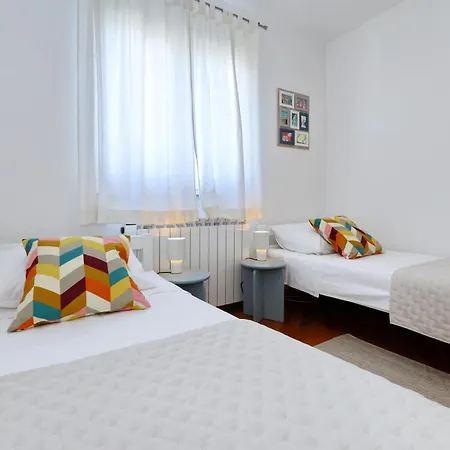 Bluebell With Private Parking Apartman Zára
