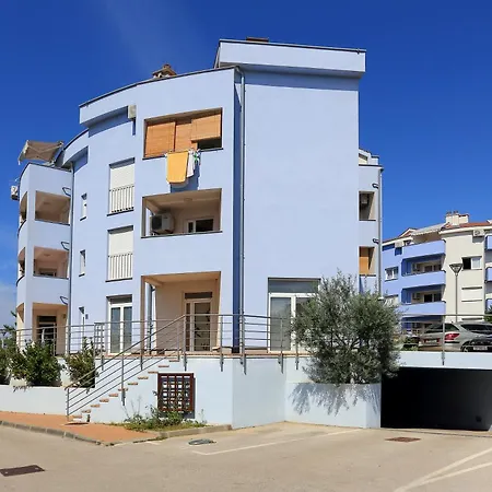 Bluebell With Private Parking