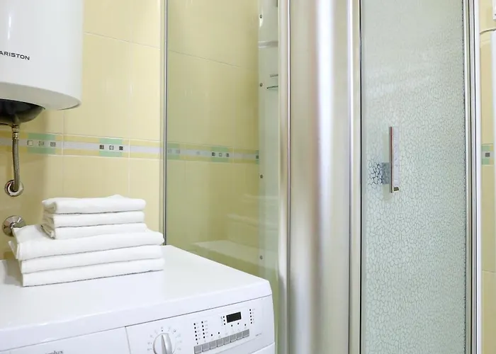 Bluebell With Private Parking