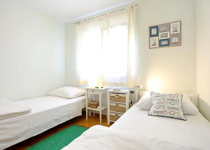 Bluebell With Private Parking Διαμέρισμα *